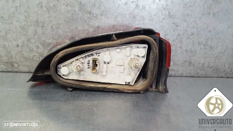 FAROLIM TRASEIRO ESQUERDO PEUGEOT 106 I 1995 - 4