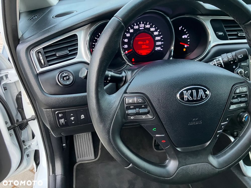 Kia Ceed 1.6 CRDi GT Line - 22