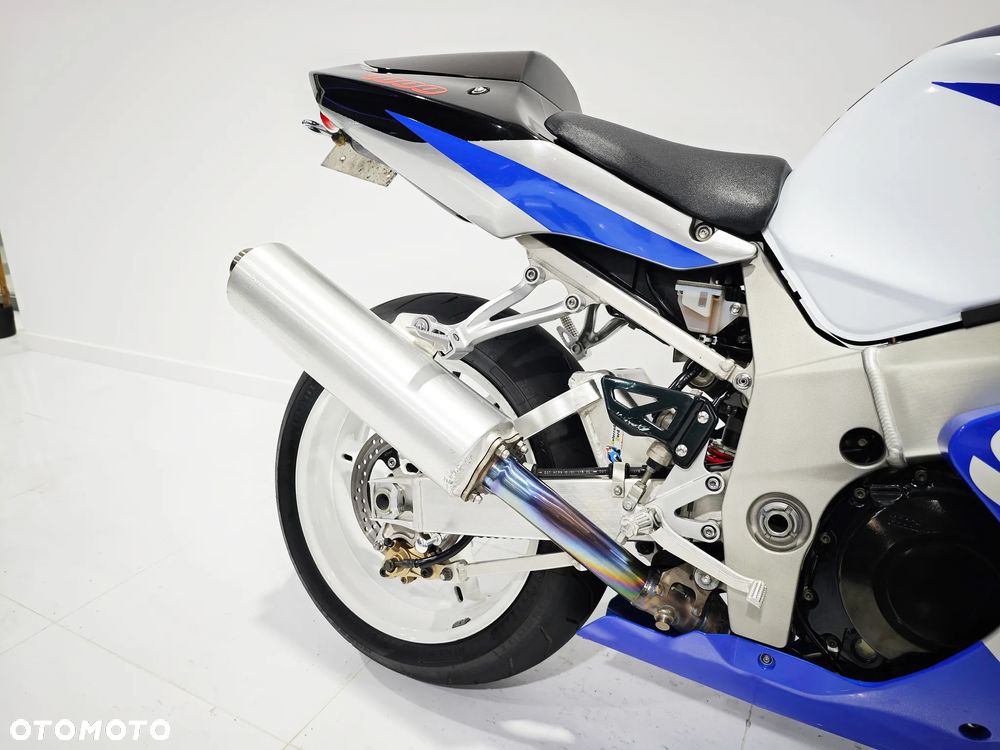 Suzuki GSX-R - 10