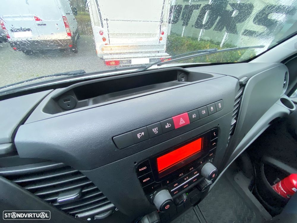 Iveco Daily 35S14 (4100WB) 3.5T Caixa de Lona Tautliner - 15