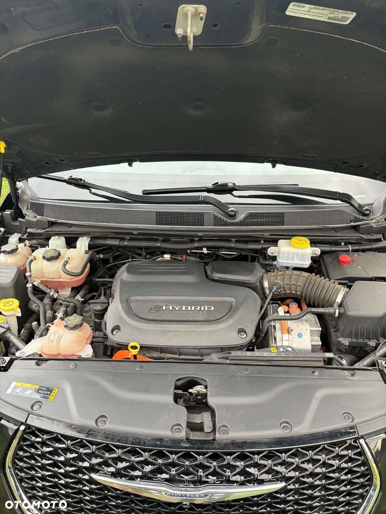 Chrysler Pacifica - 30