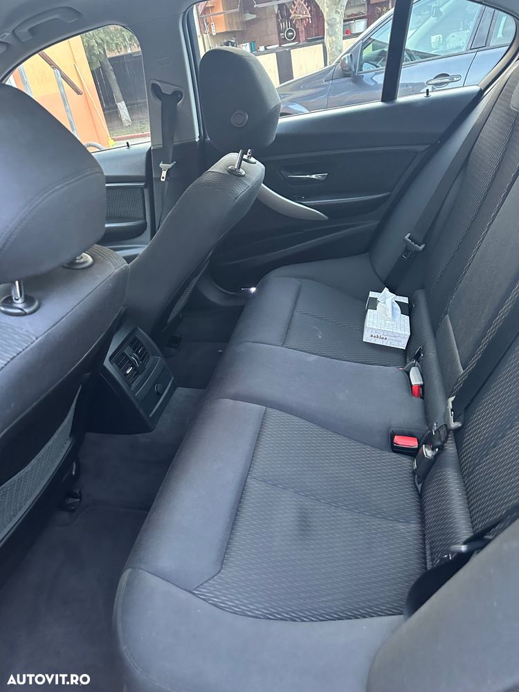 BMW Seria 3 318d Aut. - 6