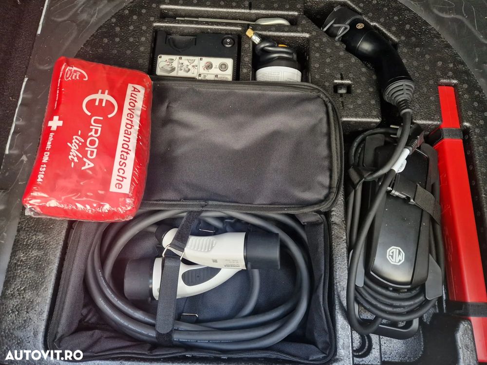 MG ZS EV Luxury - 10