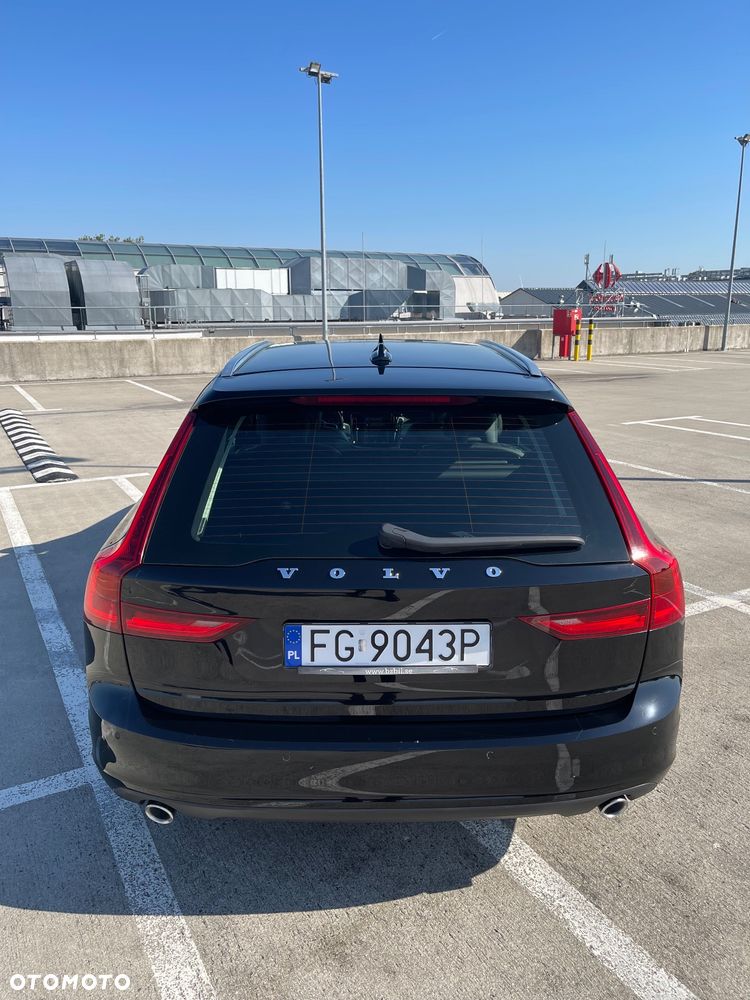 Volvo V90 D4 AWD Momentum - 4