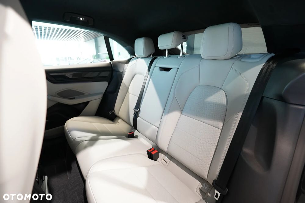 Porsche Macan Turbo 100kWh - 11