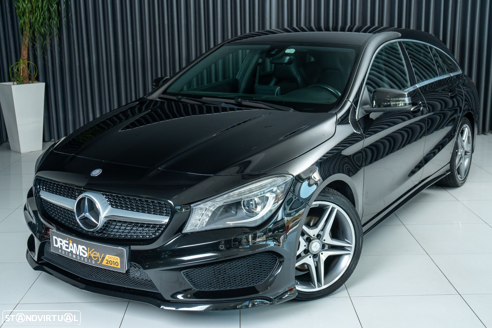 Mercedes-Benz CLA 180 d Shooting Brake AMG Line - 16