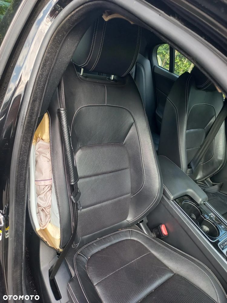 Jaguar XE 20d R-Sport - 9