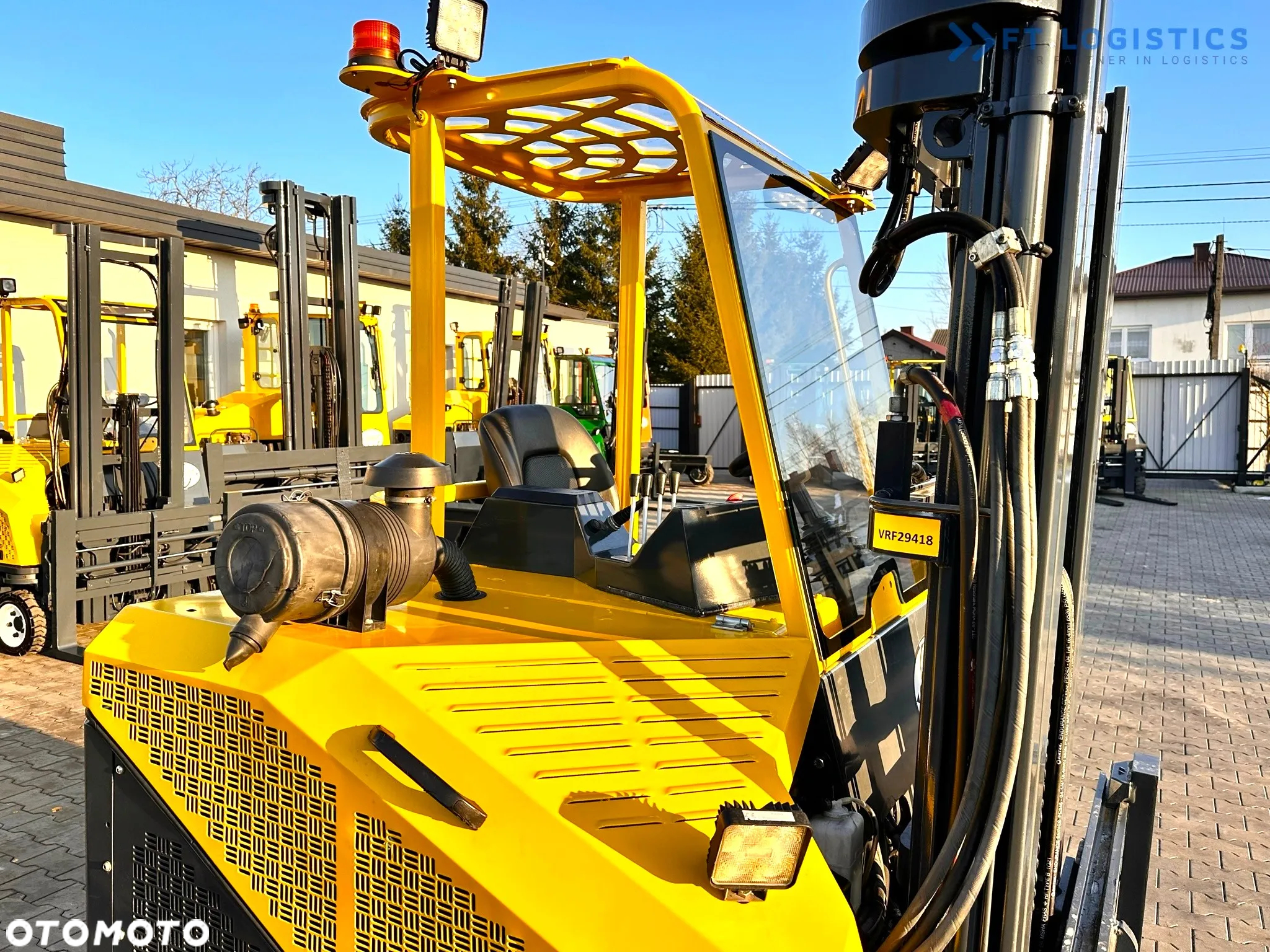 Combilift C3000CB / LPG / TRIPLEX - 4900MM / LPG / WOLNY SKOK / POZYCJONER / PRZESÓW WIDEŁ / JEDYNIE 7454 MTH / JAK NOWY - 7