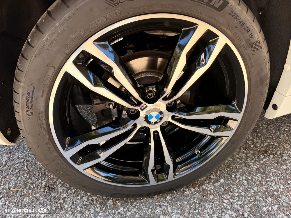 BMW X1 16 d sDrive Auto Pack M — fotografia 27