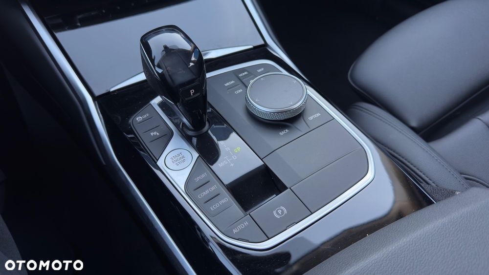 BMW Seria 3 318d Sport Line Shadow - 36