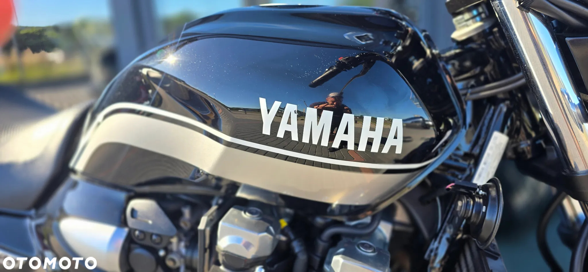 Yamaha XJR - 10