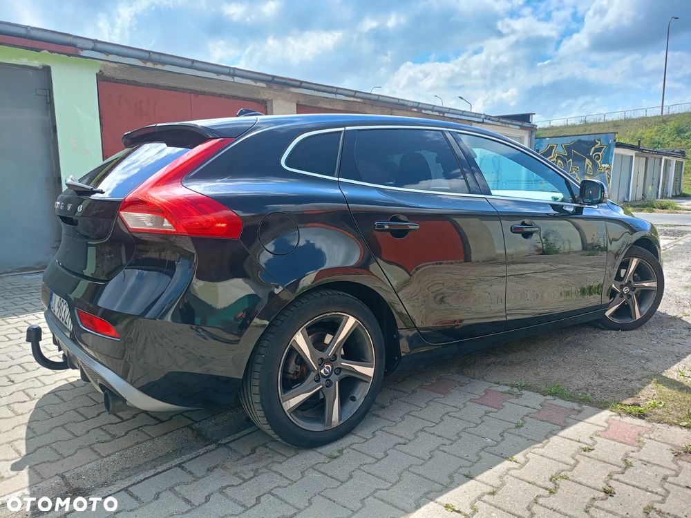 Volvo V40 D2 R-Design - 6