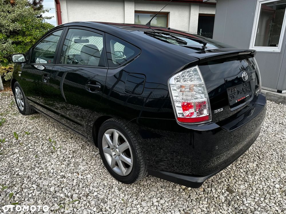 Toyota Prius 1.5 VVT-i Prestige - 4