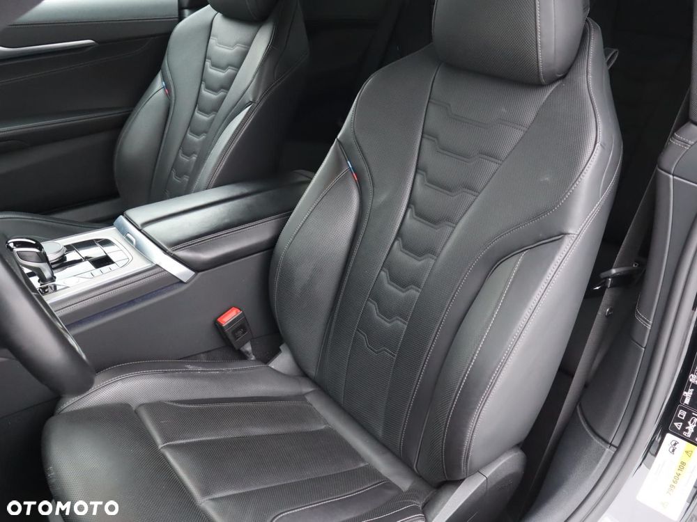 BMW Seria 8 - 8