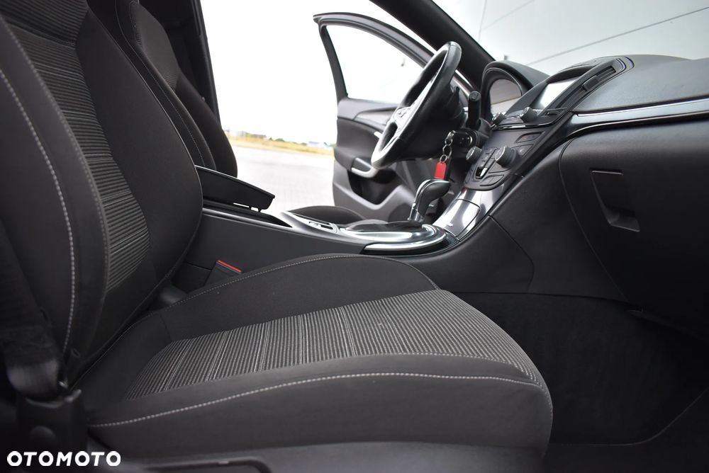 Opel Insignia - 8