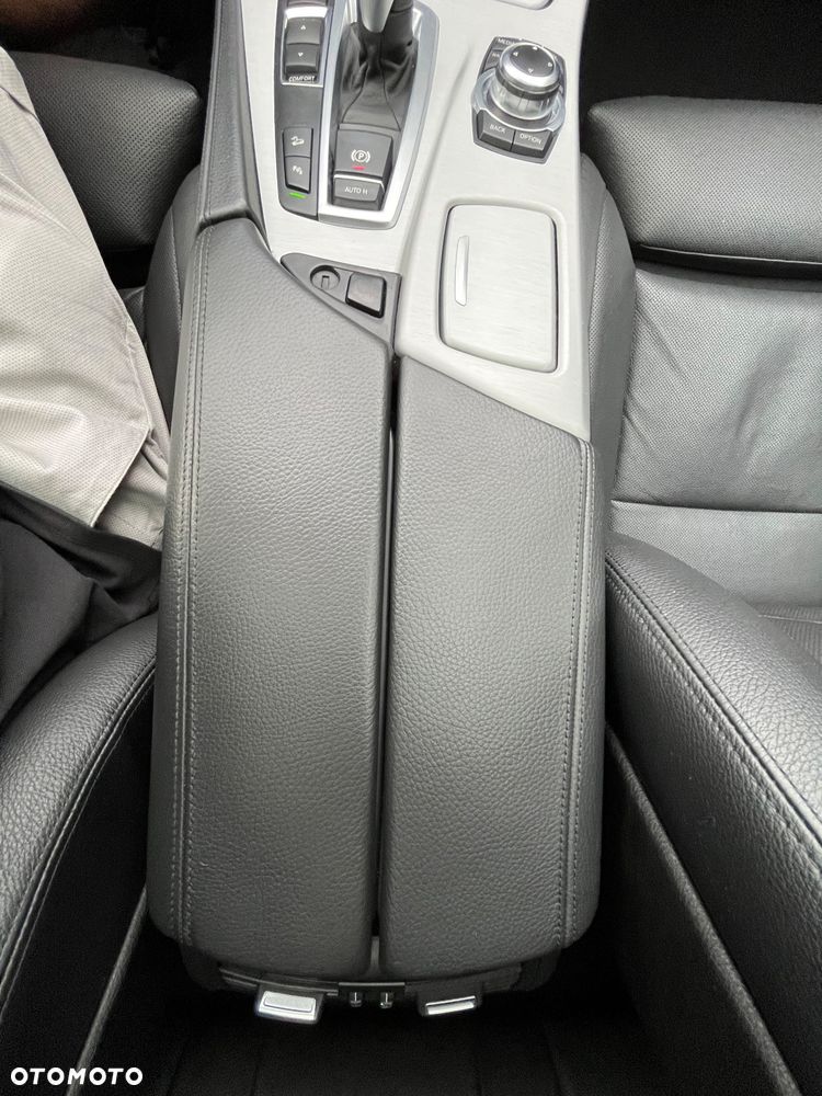 BMW Seria 5 535i xDrive - 26