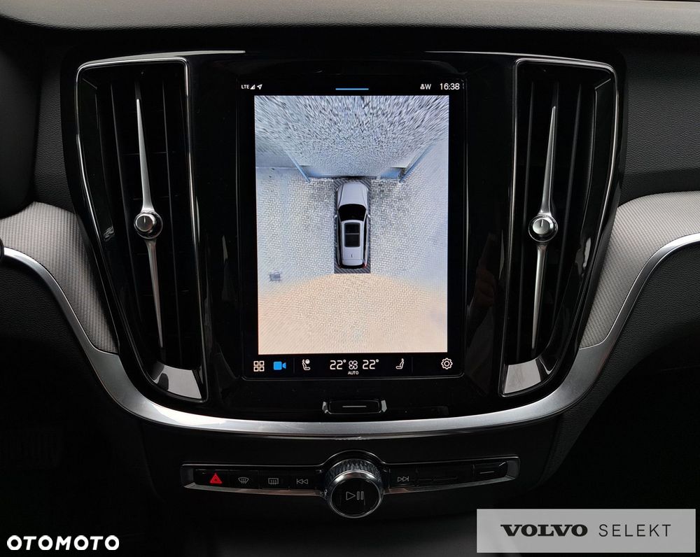 Volvo V60 Cross Country - 25