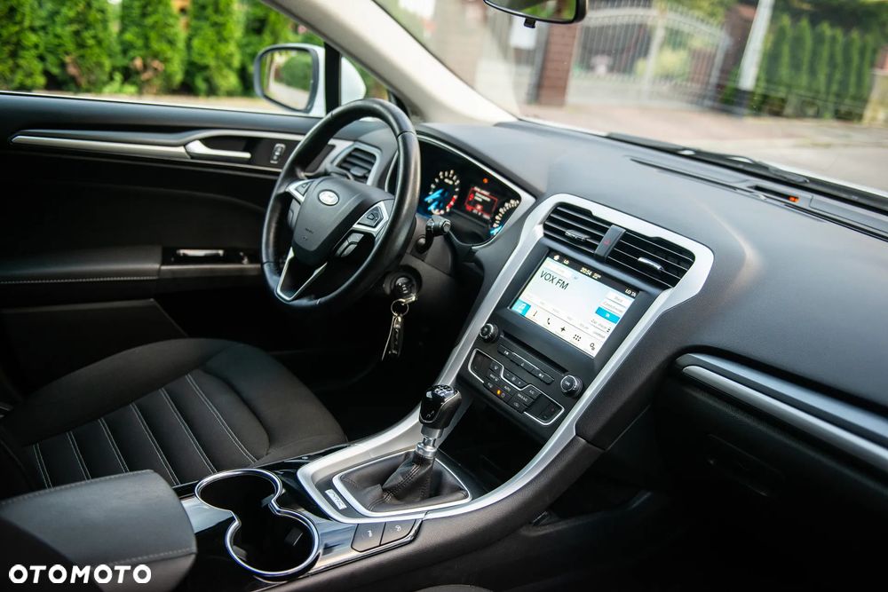Ford Mondeo - 28