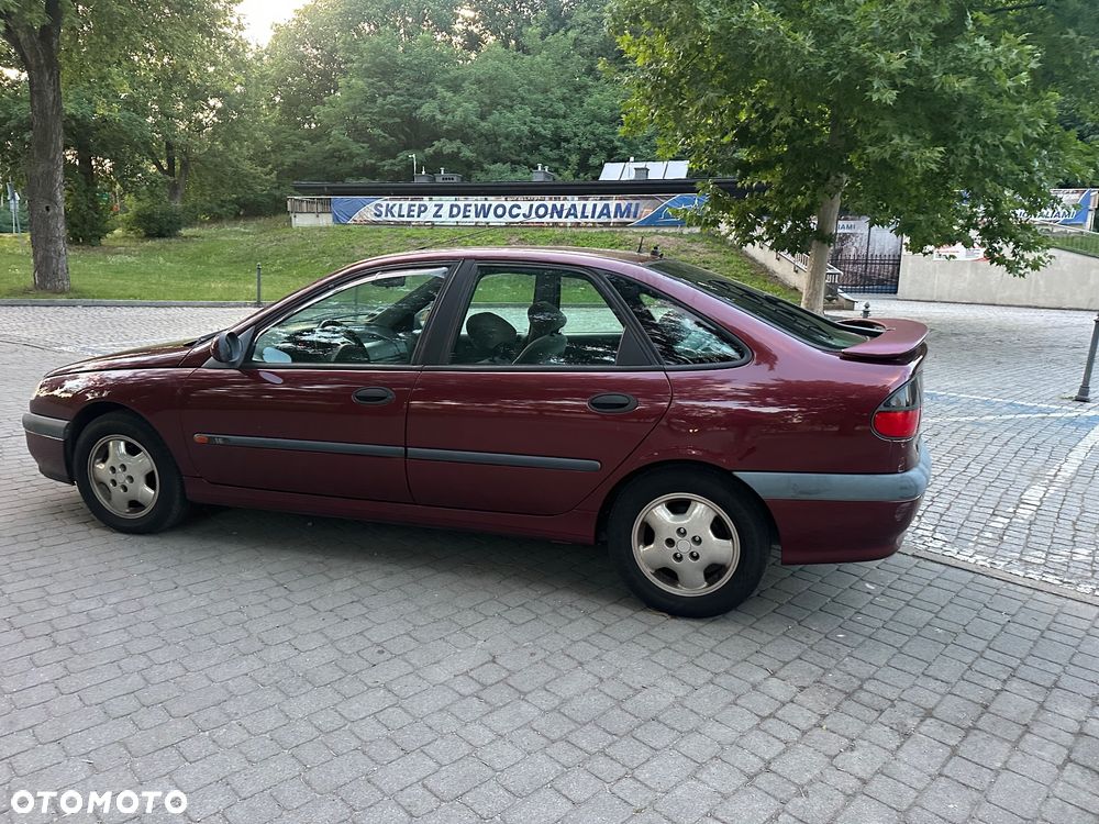 Renault Laguna 3.0 - 7