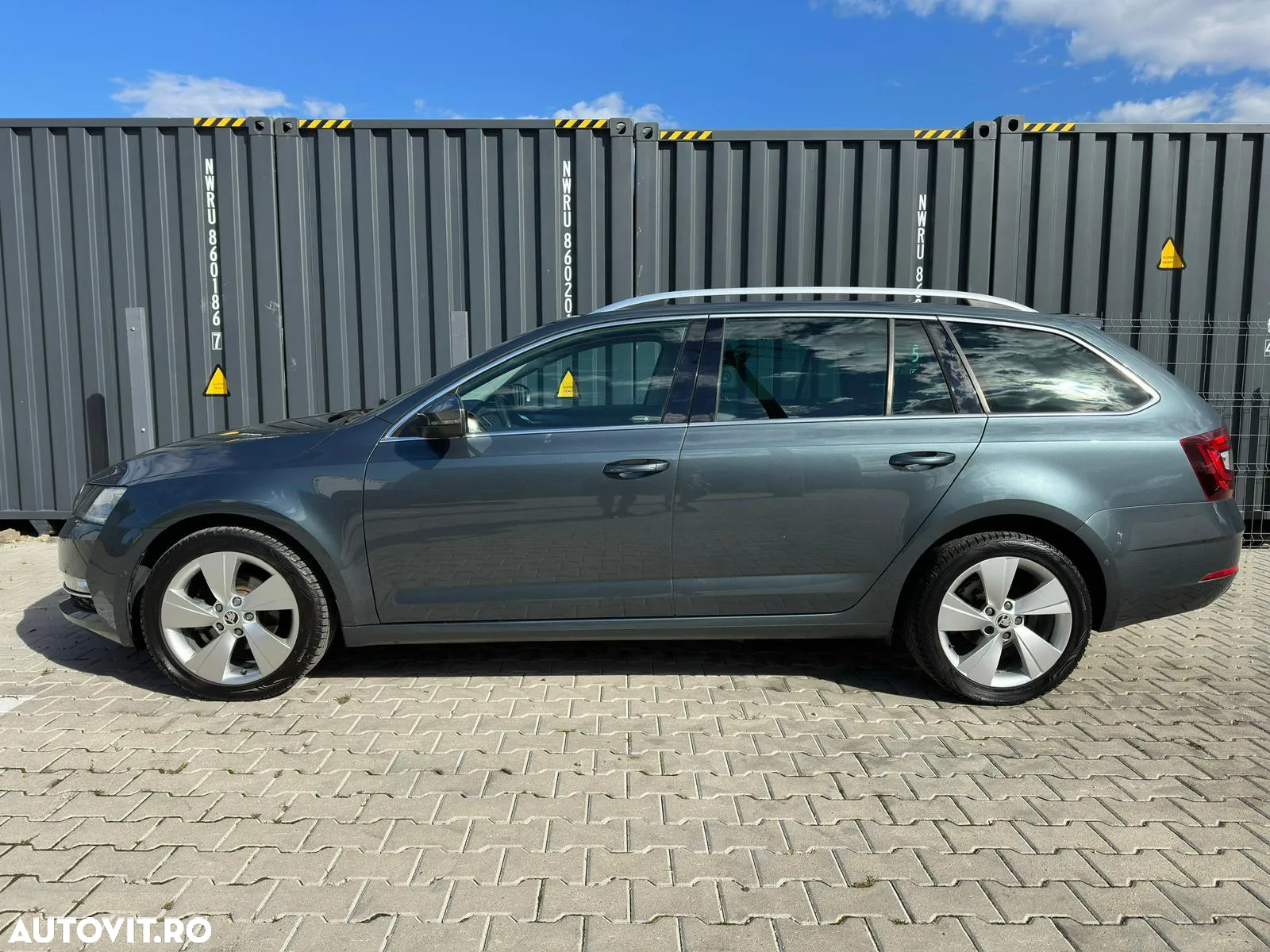 Skoda Octavia Combi Diesel 1.6 TDI Style - 2