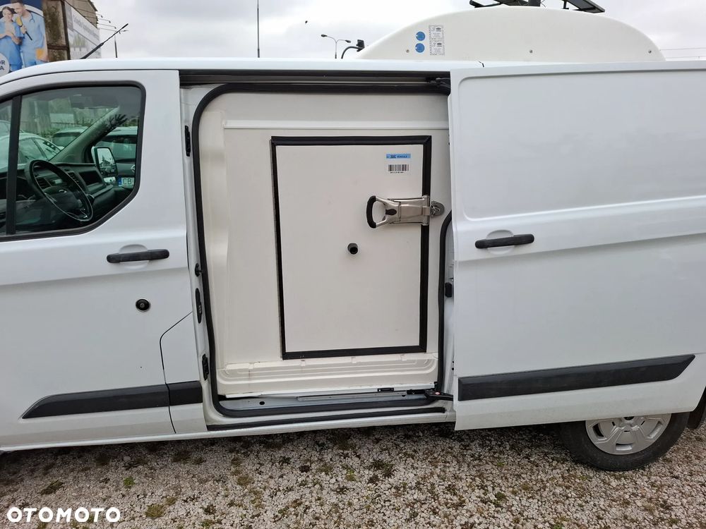 Ford TRANSIT CUSTOM - 9