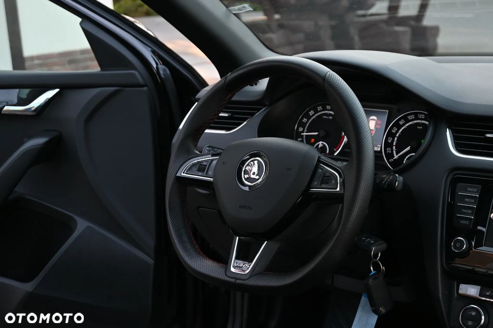 Skoda Octavia 2.0 TDI DSG RS - 20