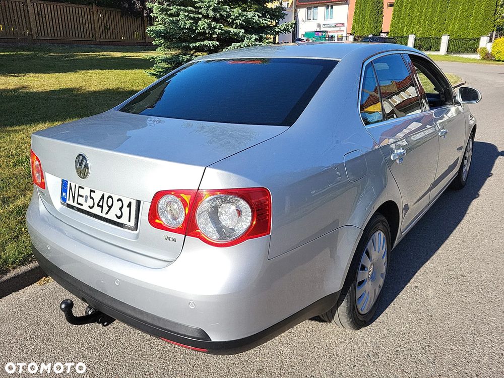 Volkswagen Jetta 1.9 TDI DPF Comfortline BlueMotion - 9