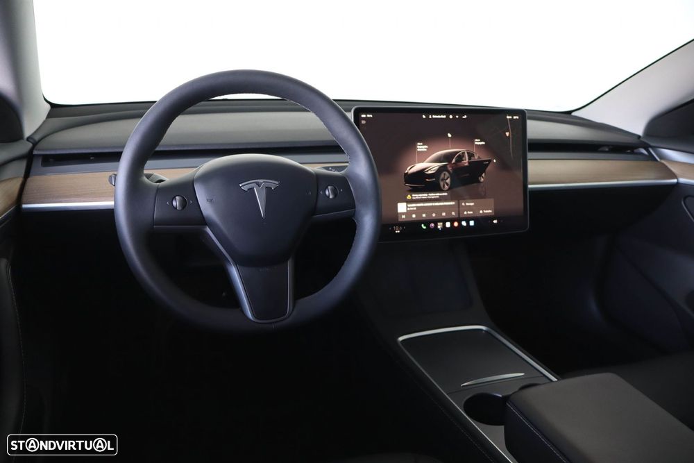 Tesla Model 3 - 24