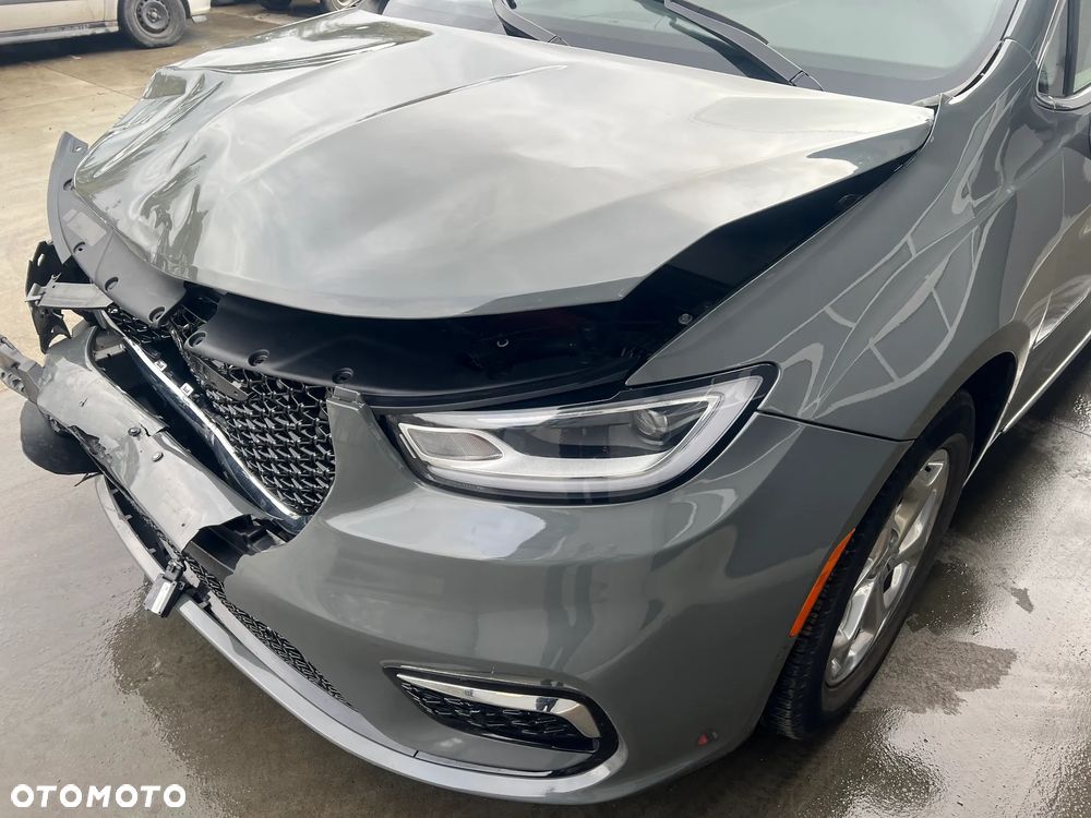 Chrysler Pacifica - 28