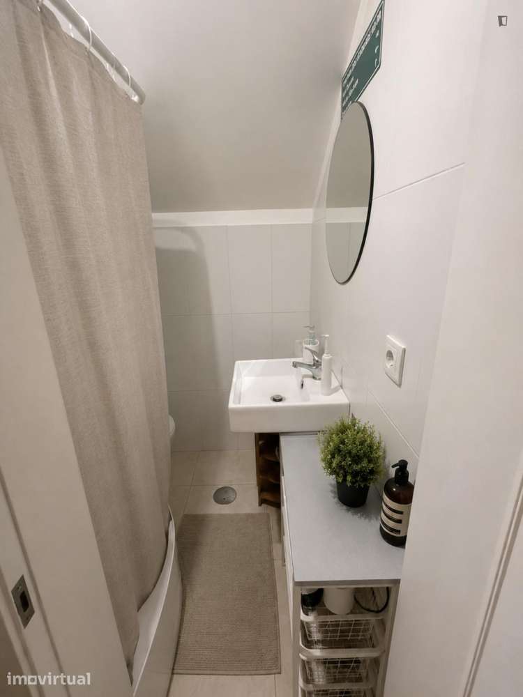 Apartamento com 1 quartos - localizado em Paranhos Porto - Grande imagem: 4/8