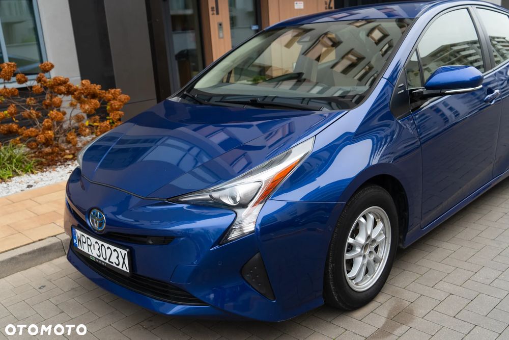 Toyota Prius 1.8 HSD Premium - 10