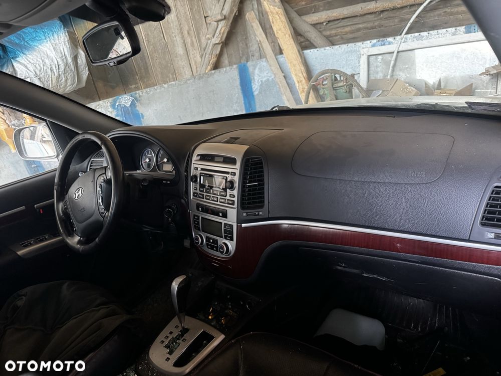 Hyundai Santa Fe - 4