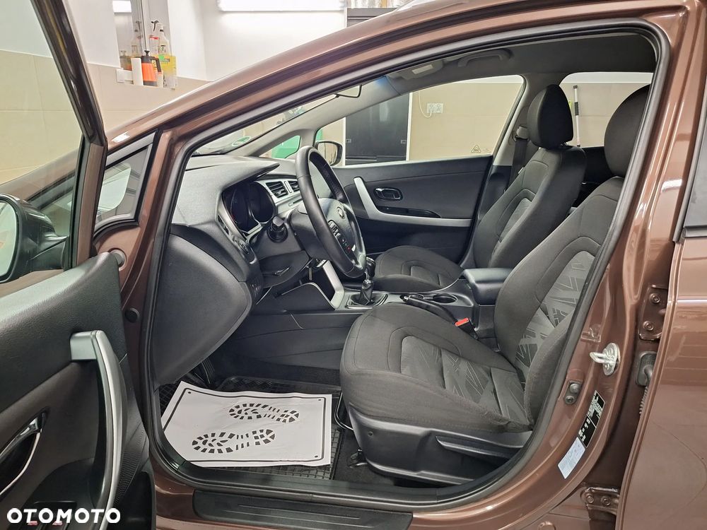 Kia Ceed 1.6 GDI Fifa World Cup Edition - 18