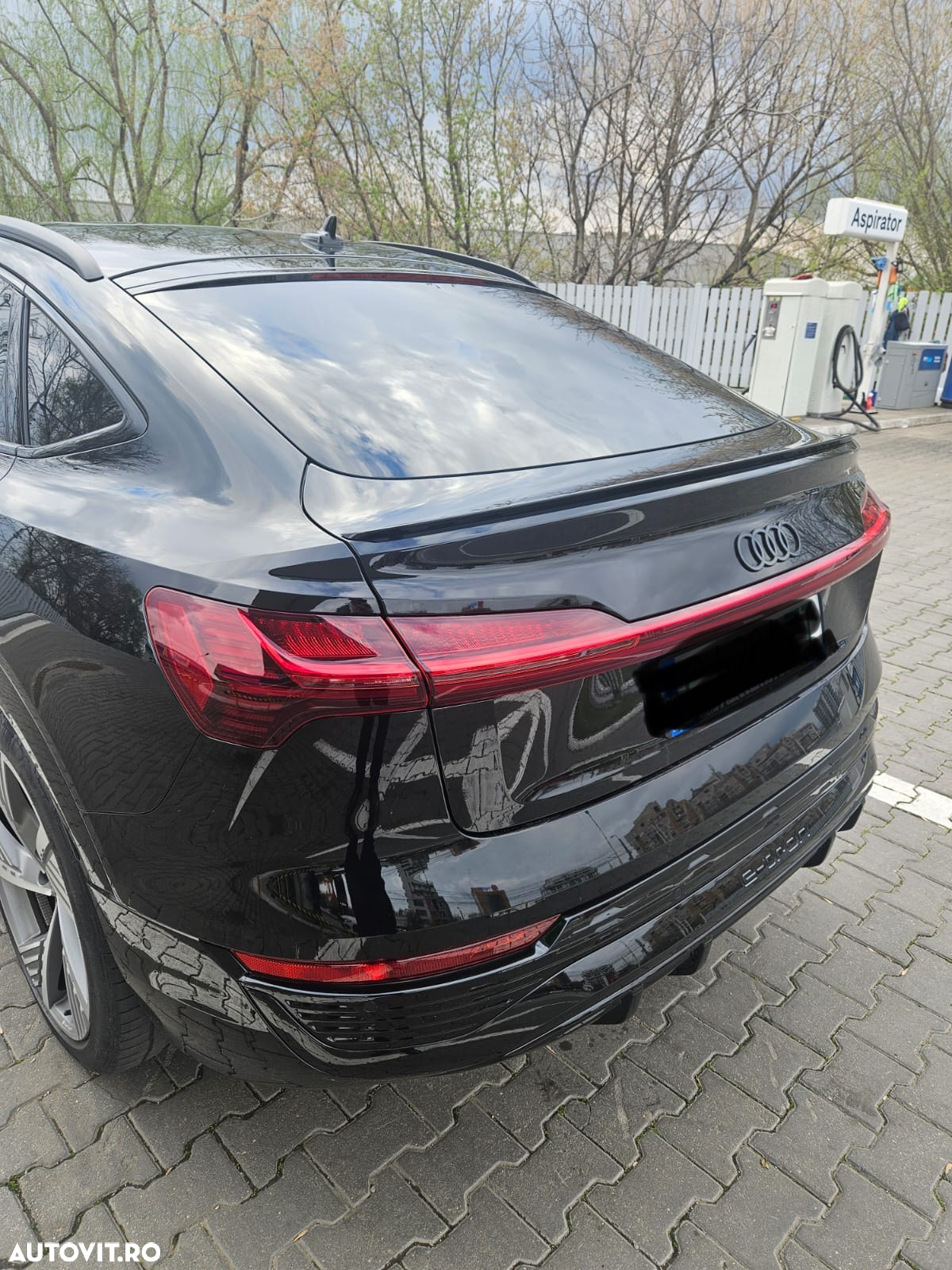 Audi Q8 e-tron 55 quattro S Line - 14