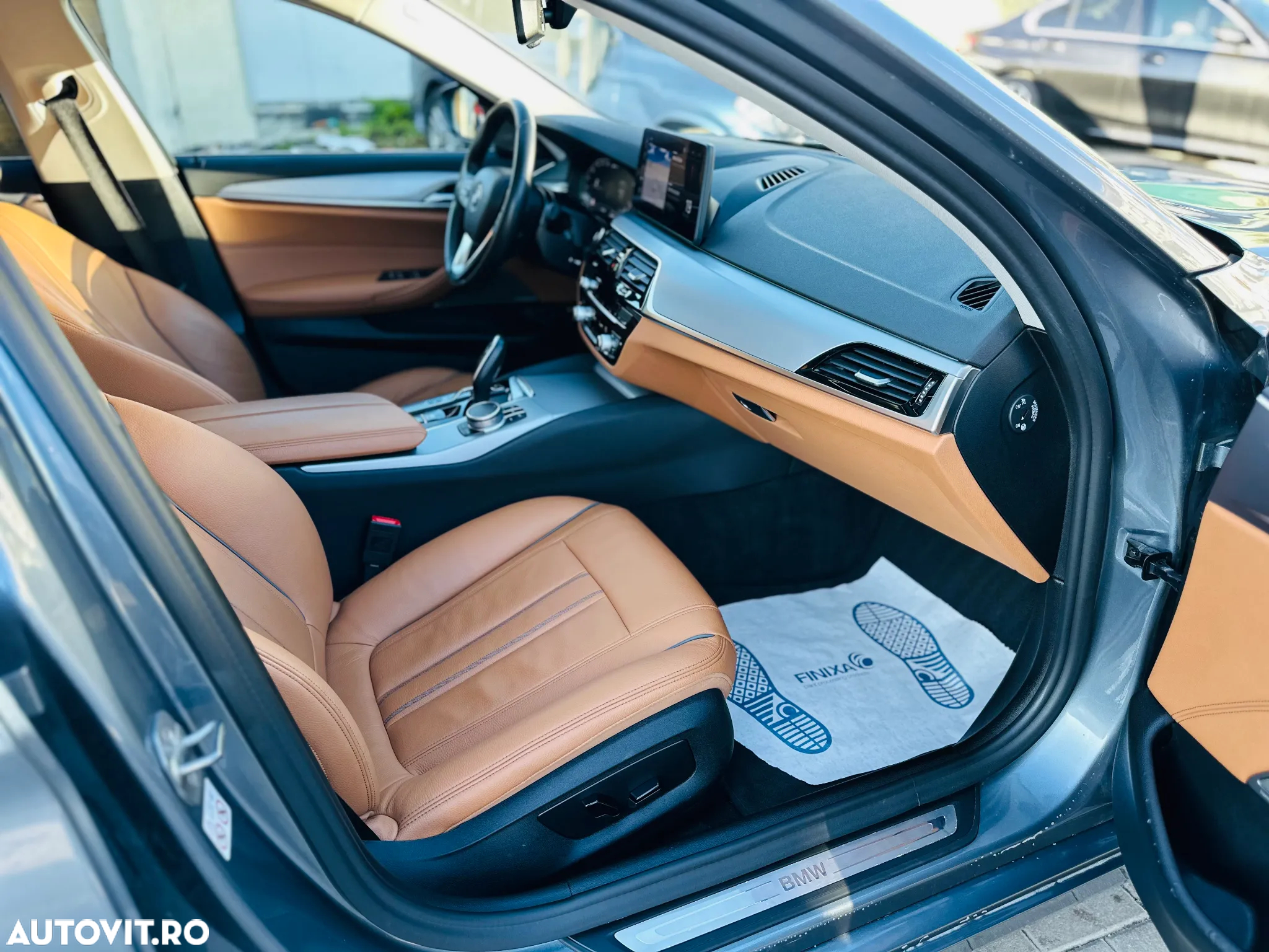 BMW Seria 5 530e xDrive Touring Aut. - 19