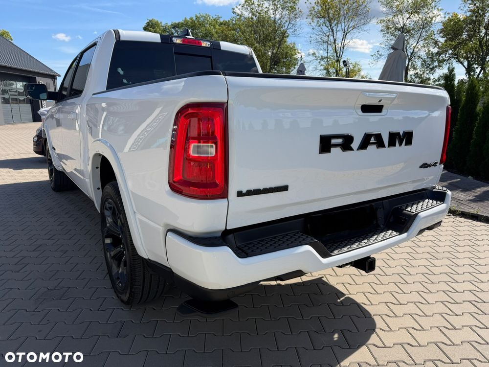 RAM 1500 Laramie Night Premium - 2