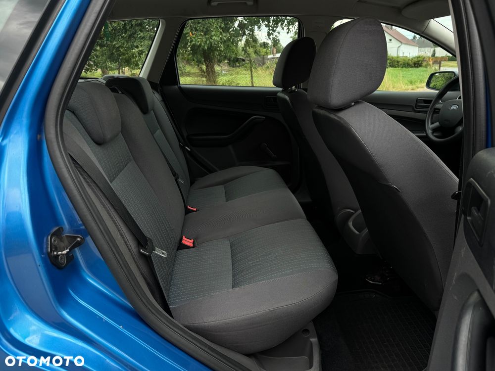 Ford Focus 1.4 Ambiente - 8
