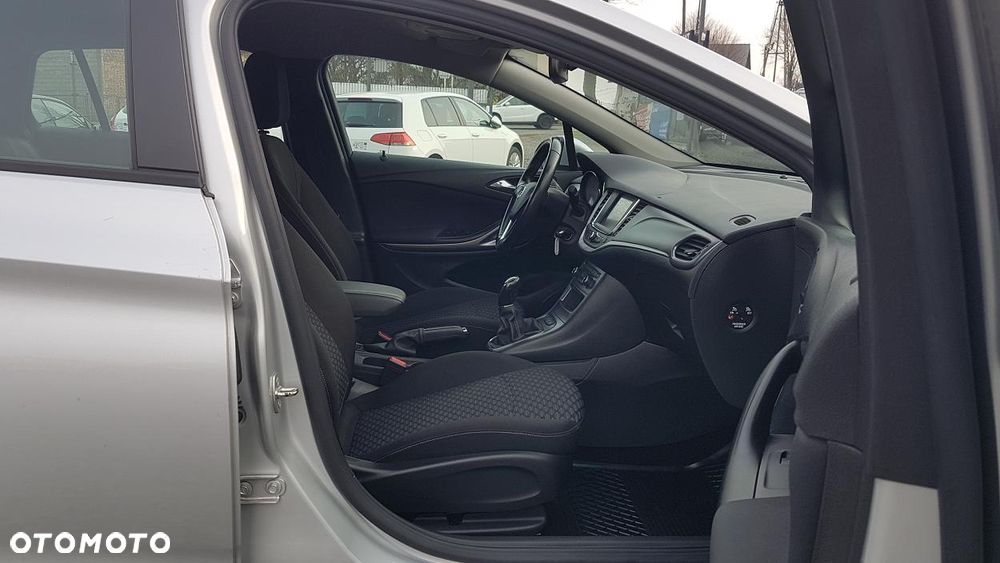 Opel Astra 1.6 CDTI Essentia - 30