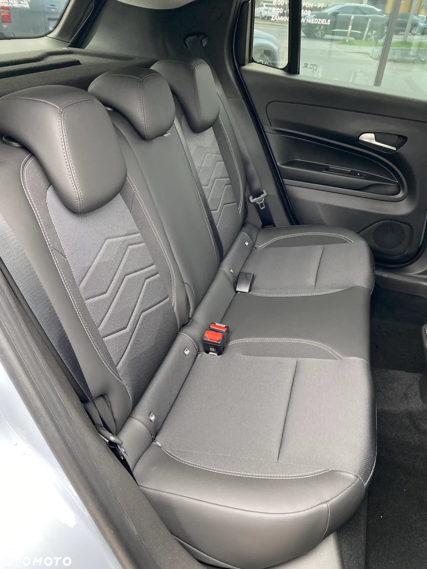 Jeep Avenger 1.2 T3 mHEV Summit FWD eDCT6 - 15