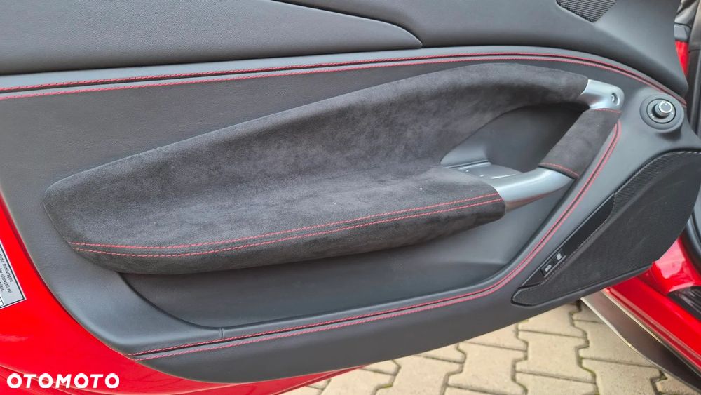 Ferrari F8 Spider - 16