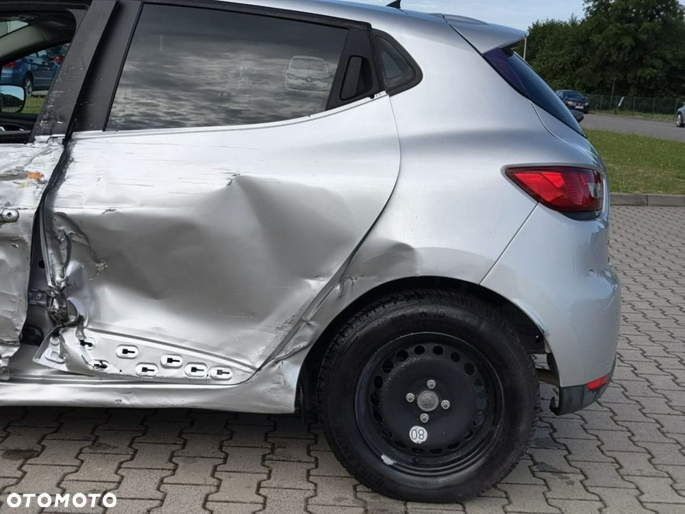 Renault Clio - 24