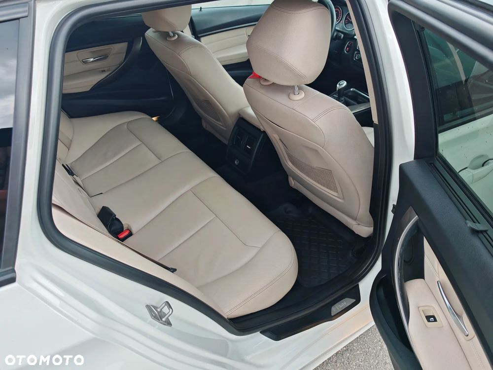BMW Seria 3 318d Modern Line - 12