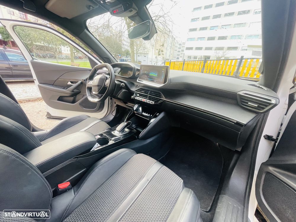 Peugeot e-2008 50 kWh GT Line - 8