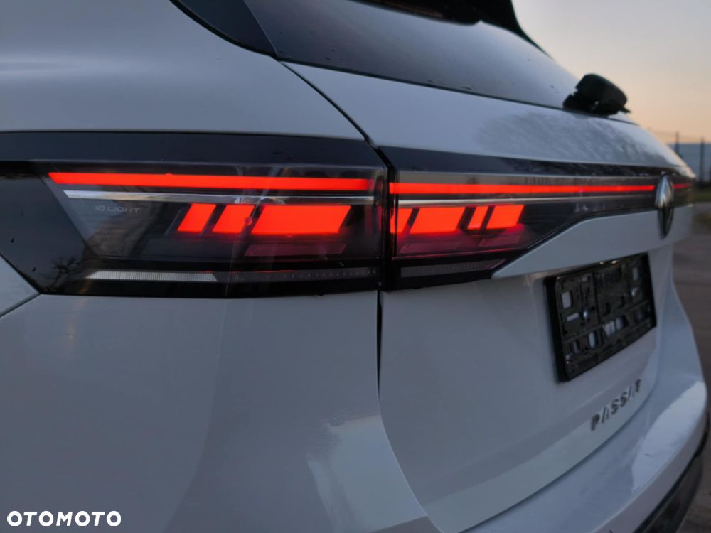 Volkswagen Passat 2.0 TDI SCR DSG Elegance - 10