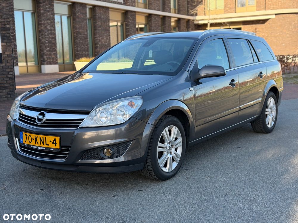 Opel Astra 1.6 Color Edition - 1