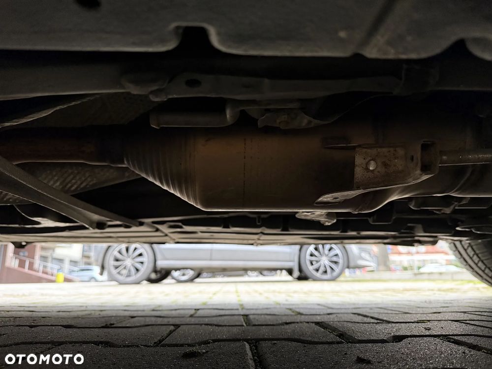 Toyota Prius (Hybrid) Comfort - 28