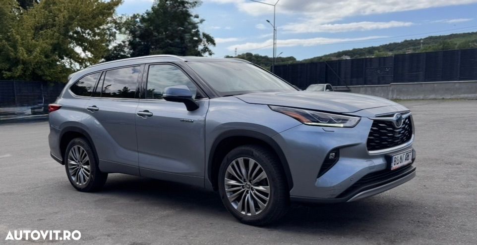 Toyota Highlander 2.5 L Hybrid Dynamic Force 248CP Exclusive Metallic - 3