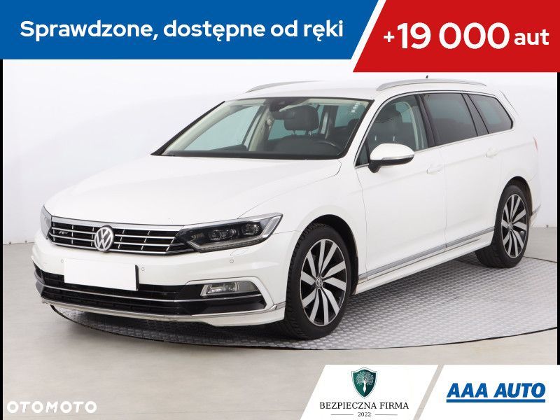 Volkswagen Passat - 1