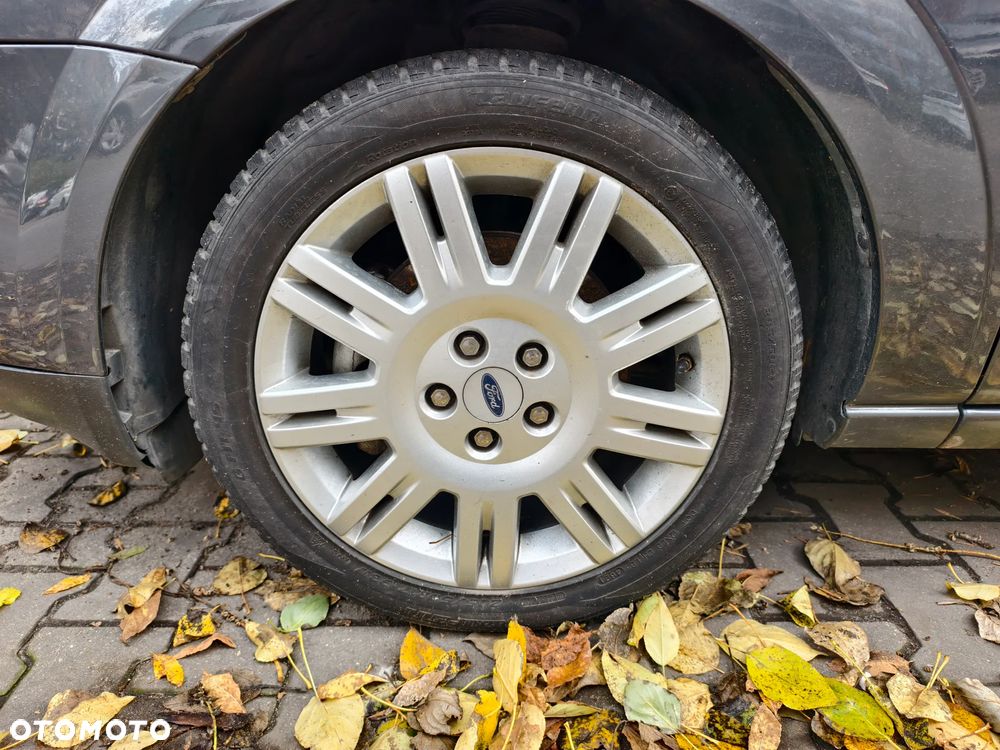 Ford Mondeo 1.8 Ghia - 4