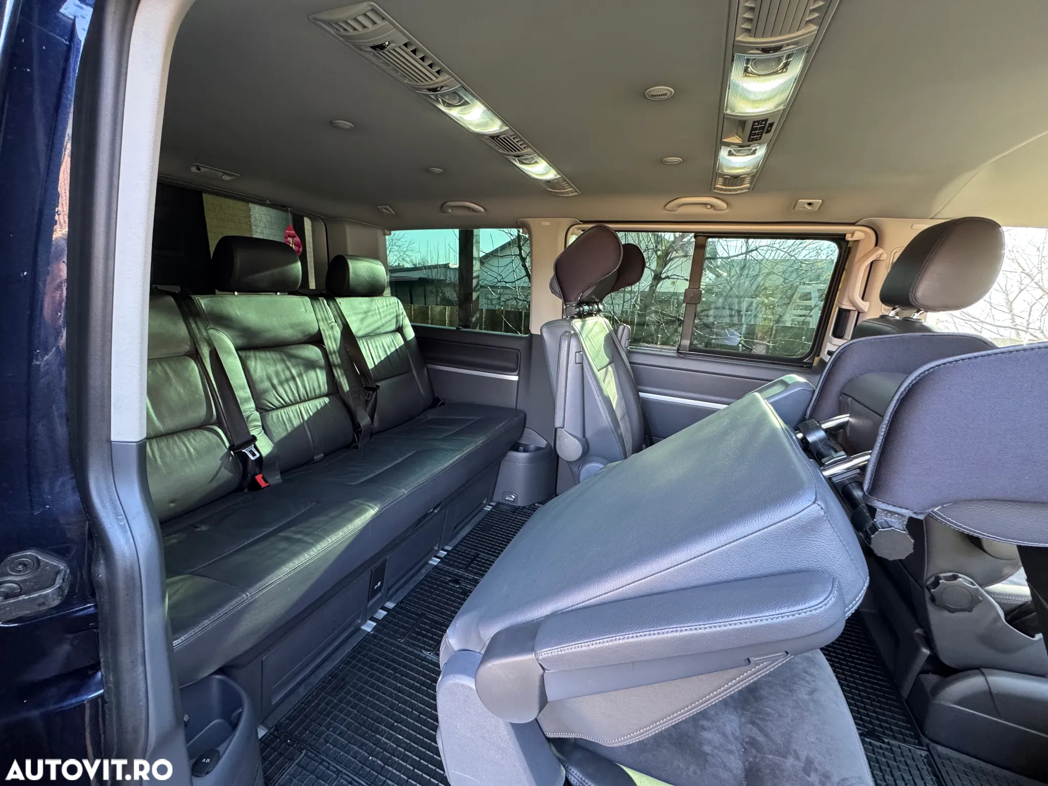 Volkswagen Multivan - 9